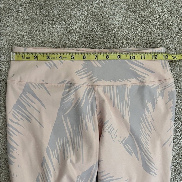 Fabletics Leggings Womens Pink Grey Palm Print size XS? Athleisure Workout - Picture 6 of 8